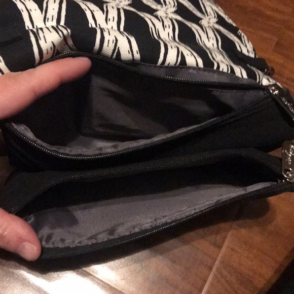 Thirty one black and white contemporary crossbody - Picture 4 of 6